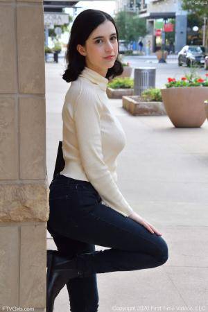 Original 852 px/ 1280 px