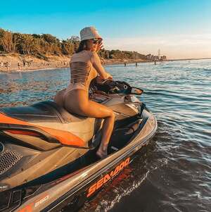 Original 640 px/ 643 px