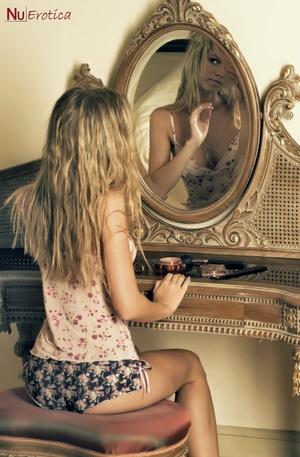 #NuErotica Marketa Belonoha