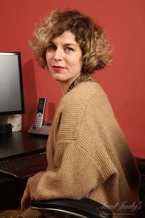 Tess - Rubs Her Hairy Pussy at the Office