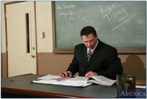 Original 850 px/ 571 px