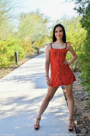 Original 852 px/ 1280 px