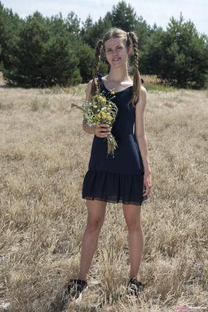 #TeenDreams Rosa gets naked in the forest